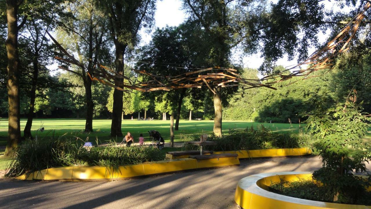 B&B Aan Het Park アイントホーフェン エクステリア 写真